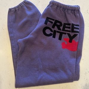 FreeCity Sweats Medium
